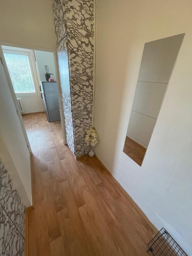 Klidny Byt Na Okraji Trutnova Appartement Buitenkant foto
